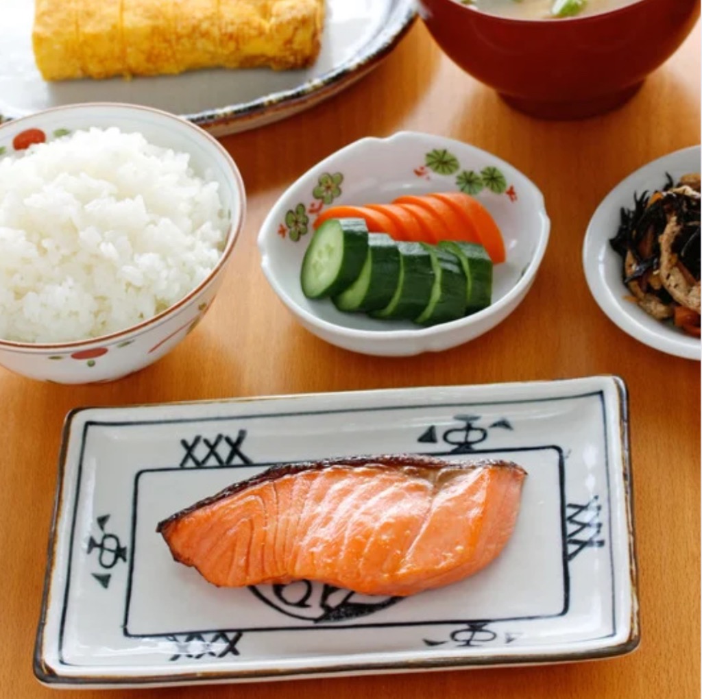 【ダイエットに向いているのは和食？洋食？中華？韓国・タイ料理も徹底解説！】